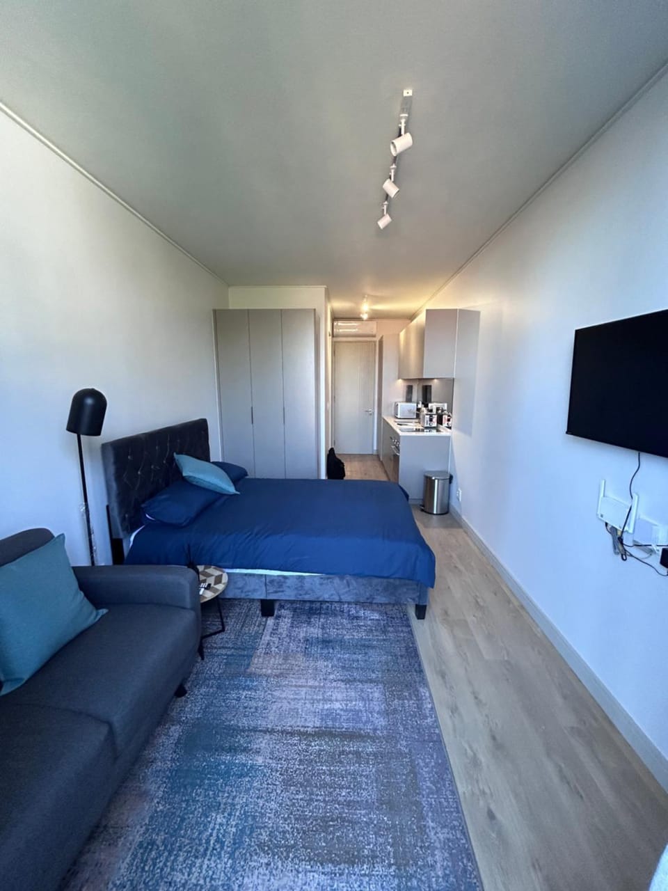 Bed, Living room, Seating area