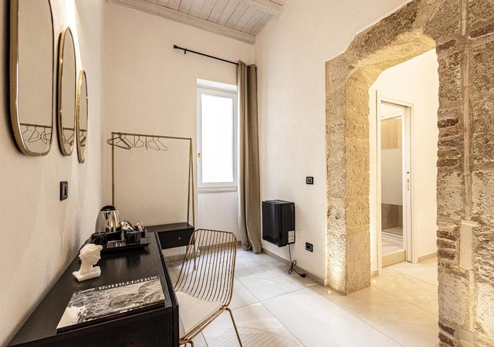 Dione Deluxe Rooms Ortigia Bed and Breakfast in Syracuse