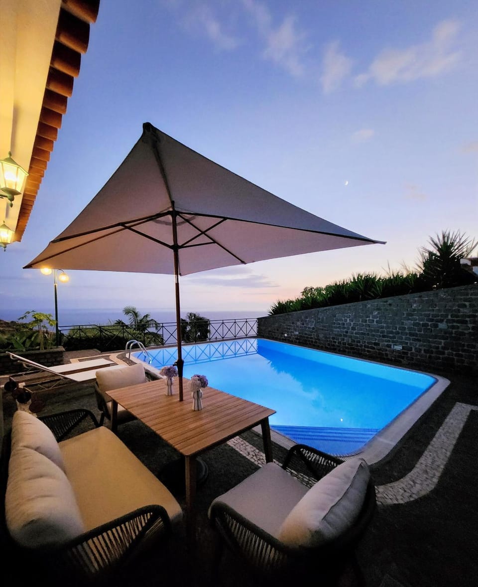 Seating area, Sea view, Swimming pool