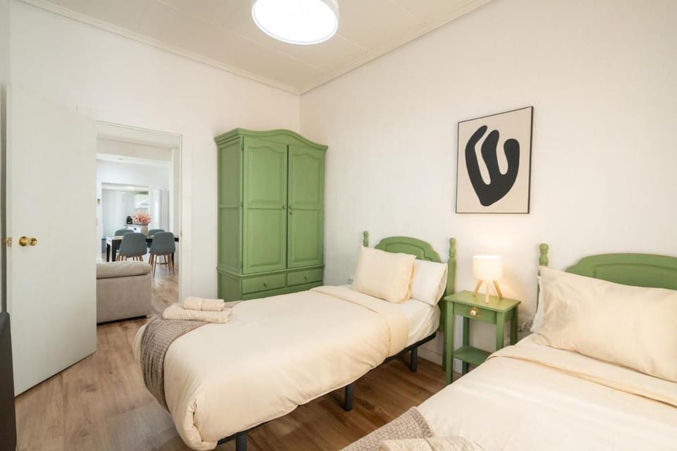 ChillOut Area 2BR 4P City Relax Fast WiFi Pet Friendly Apartment in Valencia