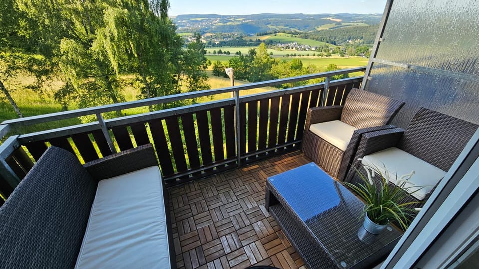 Weltenbummler Lodge in Schwarzenberg Apartment in Erzgebirgskreis