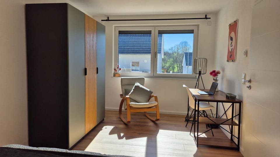 Neighbourhood, Bedroom, wardrobe