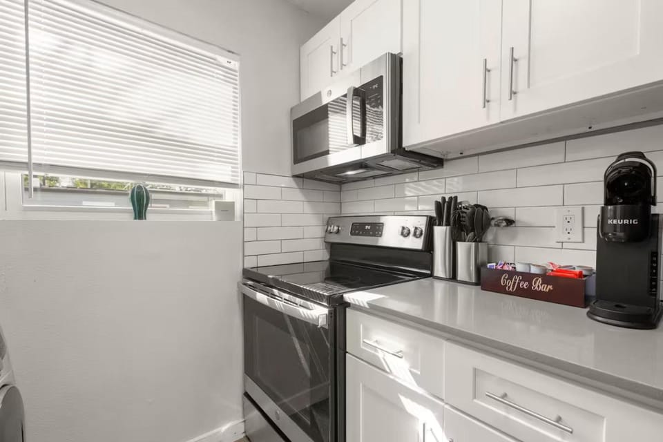 Coffee/tea facilities, Kitchen or kitchenette