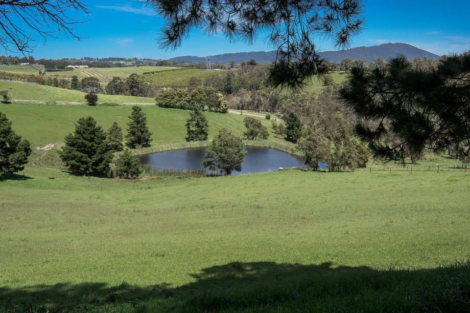 Grasmere Farm Nature lodge in Melbourne