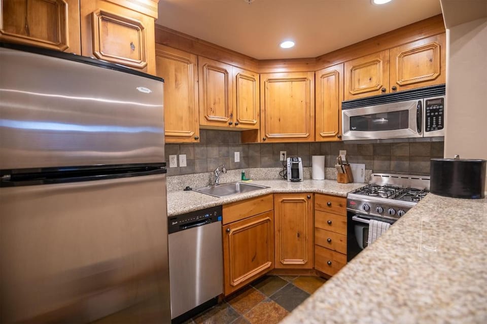 Family-Friendly Zermatt King Villa with Kitchen Near Park City - #1072 Apartment in Midway