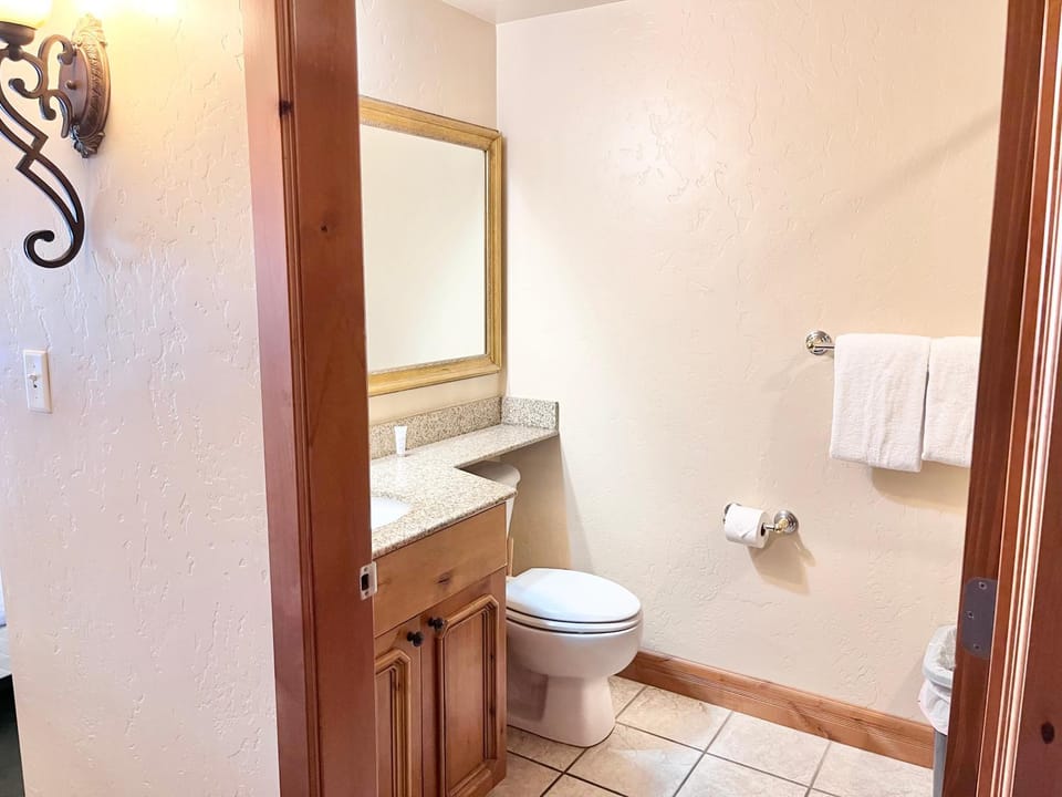 Peaceful Double Queen Stay Near Park City & Deer Valley Ski Resorts - 1083 Apartment in Midway