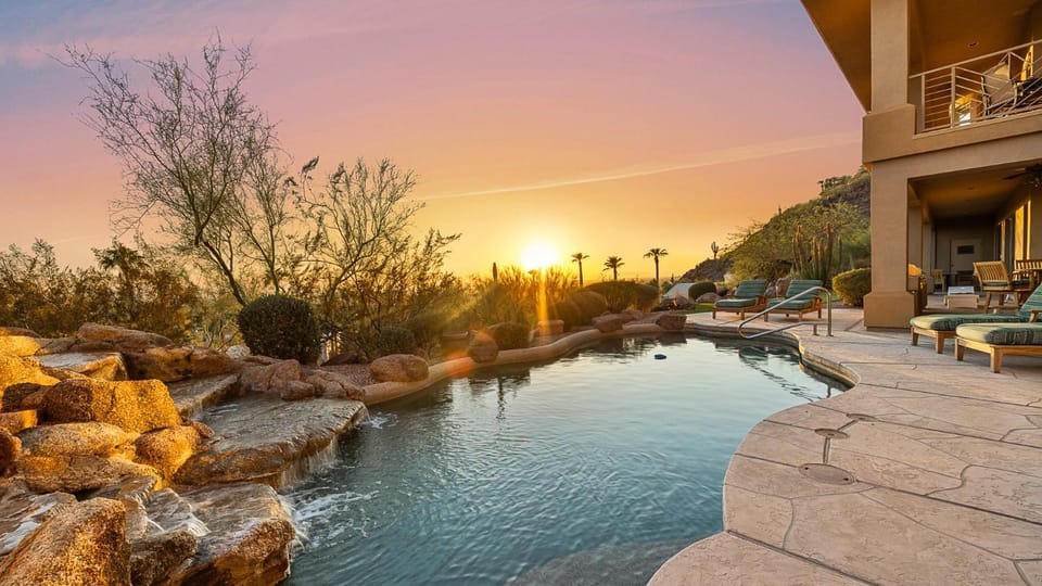 Natural landscape, Mountain view, Pool view, Swimming pool, Swimming pool, Sunrise, Sunset, sunbed