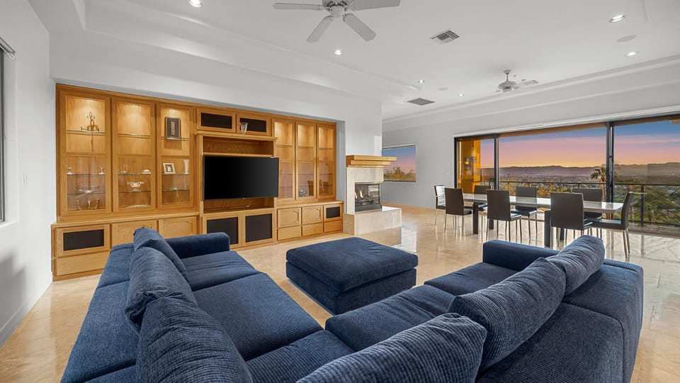 TV and multimedia, Living room, Seating area