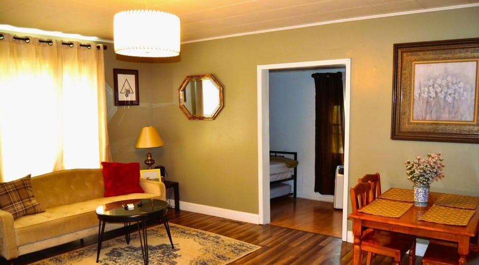 Bed, Living room, Dining area, Bedroom