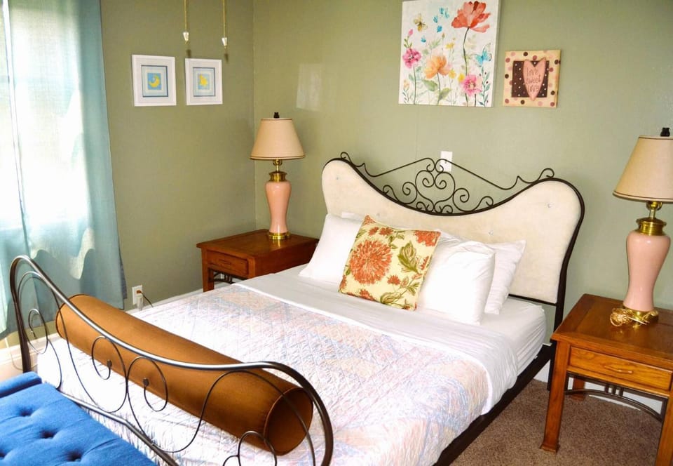 Bed, Bedroom