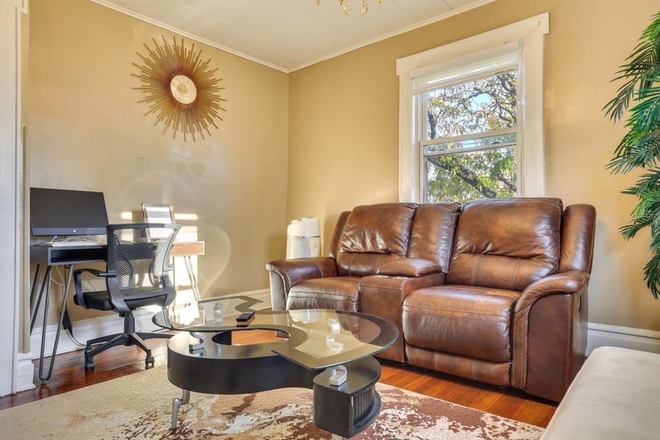 Free Parking Spot! Extended Stay Near Newark & NYC House in Irvington