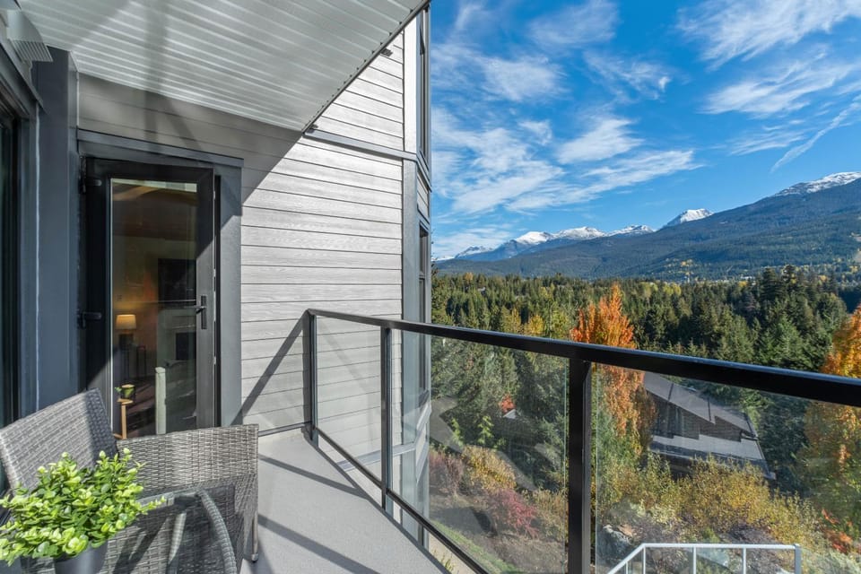 Balcony/Terrace, Mountain view