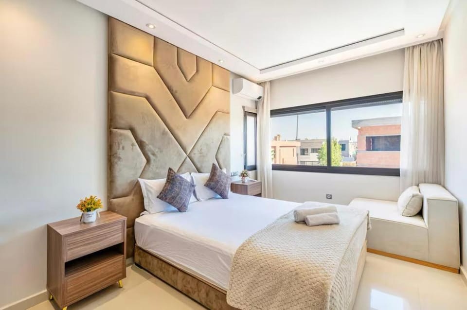 Luxury 4-ROM Villa with private Heated pool in Akenza ,free Airport transport service Villa in Marrakesh-Safi