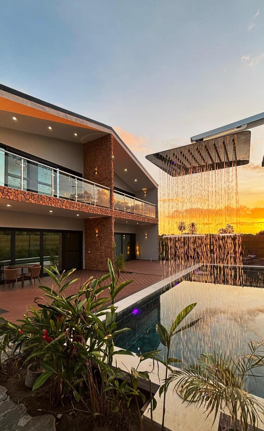 Shower, Pool view, Swimming pool