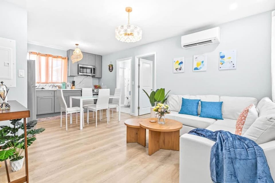 Family-friendly 2BD 2BA 2 Parkings Honolulu Home House in McCully-Moiliili