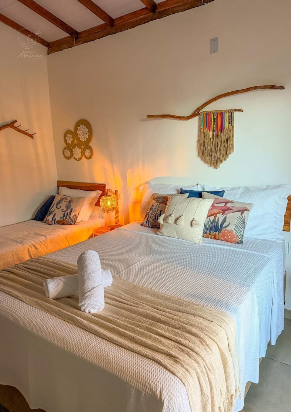 Bed, Photo of the whole room, Decorative detail, Bedroom, towels