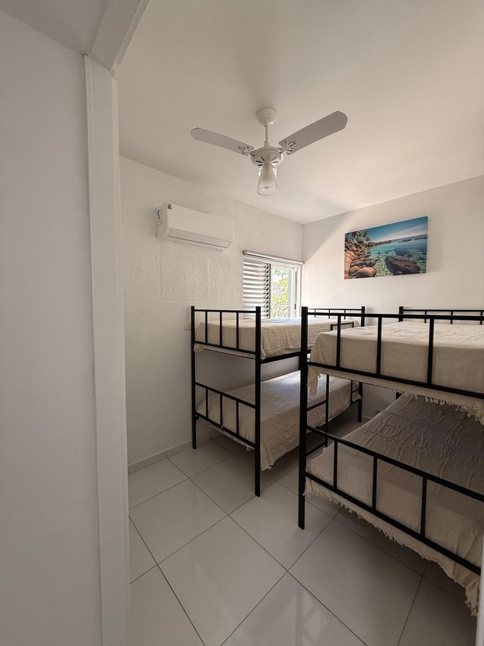 Bedroom, bunk bed, air conditioner