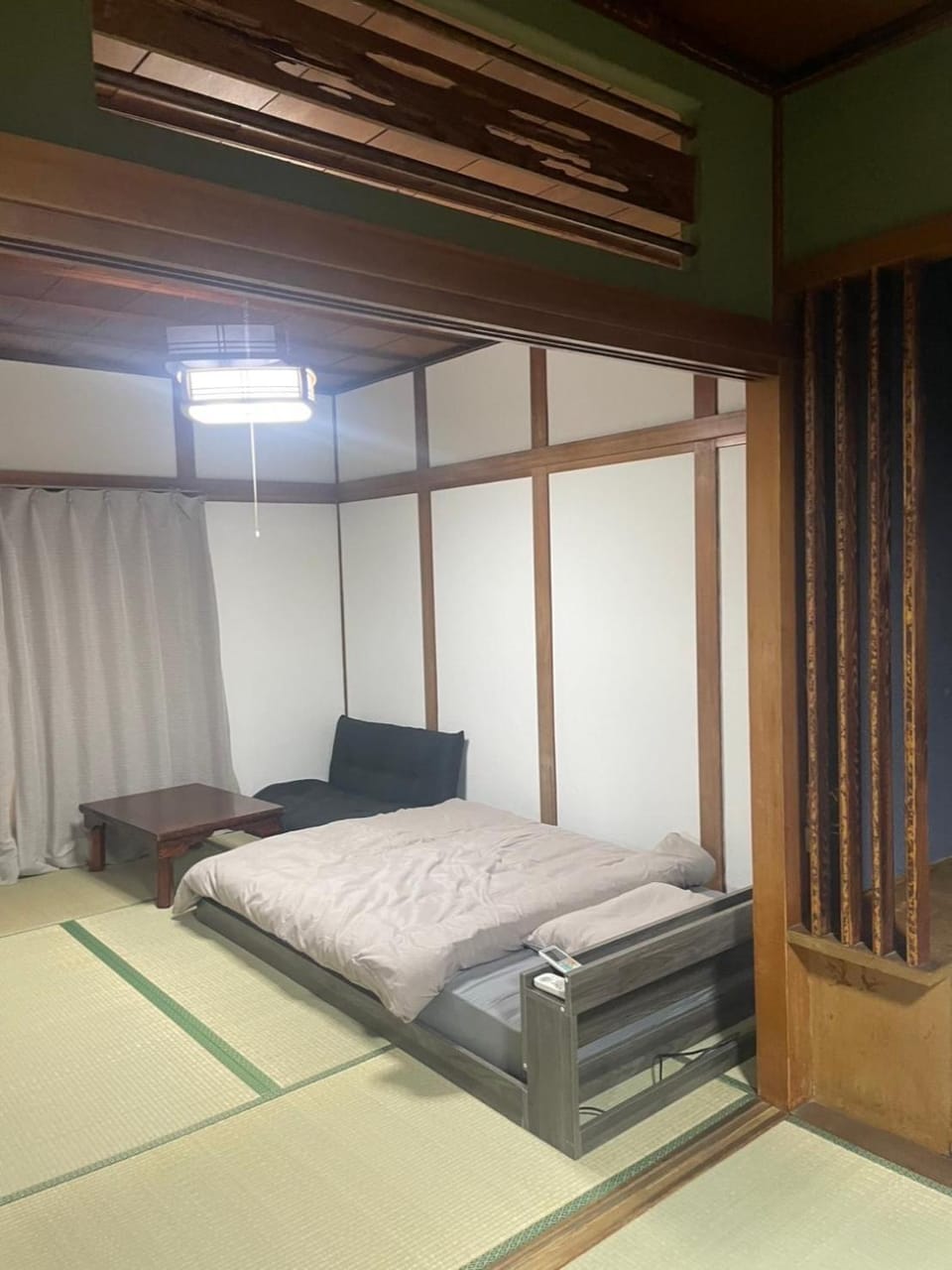 Photo of the whole room, Bedroom