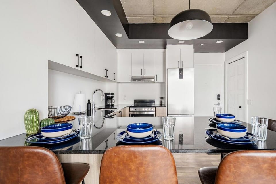 Kitchen or kitchenette, Dining area, oven, stove, toaster