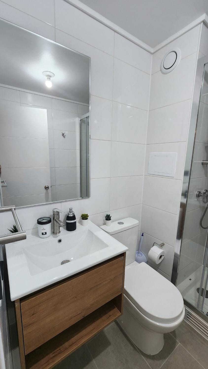 Espectacular departamento 2D2B, súper ubicación, con estacionamiento Apartment in Los Ángeles