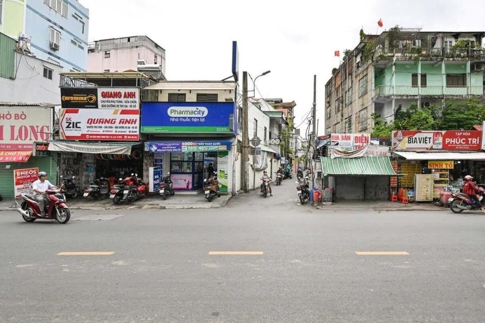 Spacious City 2Bed 1Bath Upstairs Home House in Ho Chi Minh City