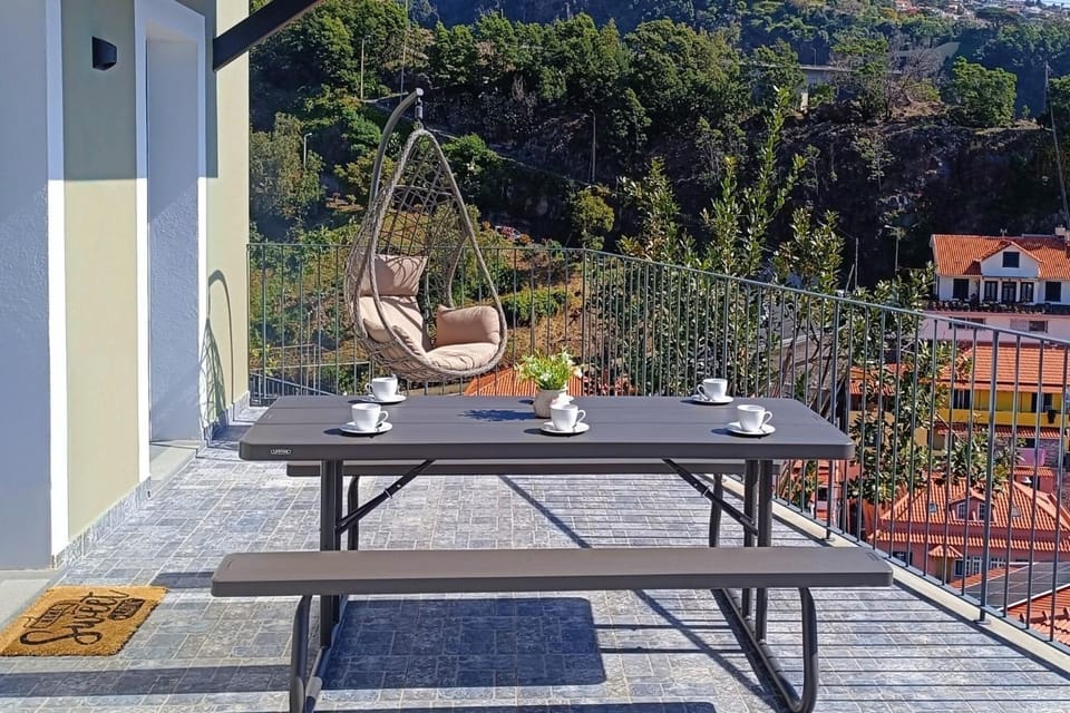 Patio, Neighbourhood, Natural landscape, Balcony/Terrace, Area and facilities, Meals