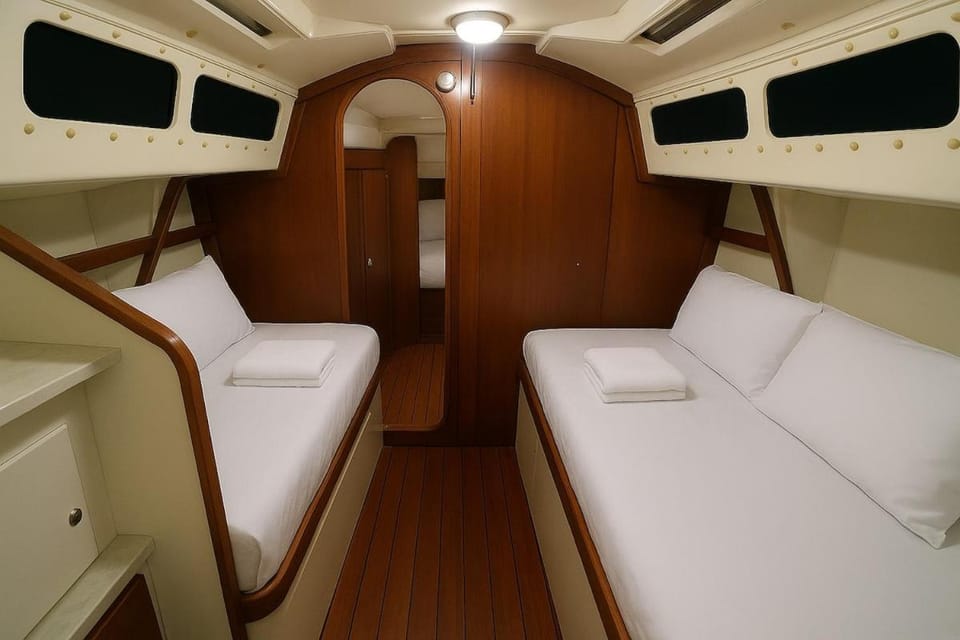 SeaGlamp Docked boat in South District