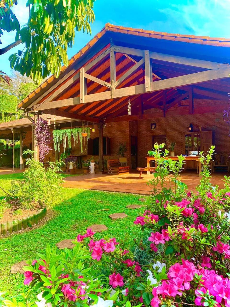 Property building, Day, Garden, Garden view