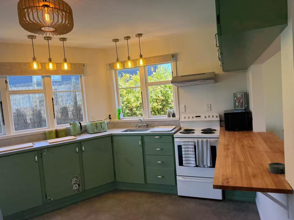 Kitchen or kitchenette, oven, stove, toaster