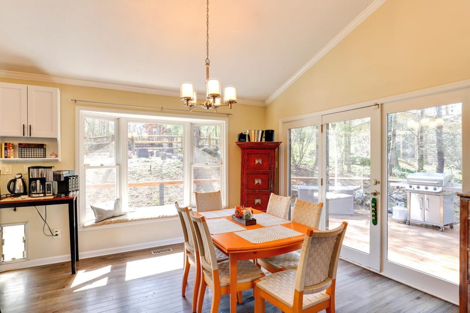 Natural landscape, BBQ facilities, Coffee/tea facilities, View (from property/room), Balcony/Terrace, Dining area