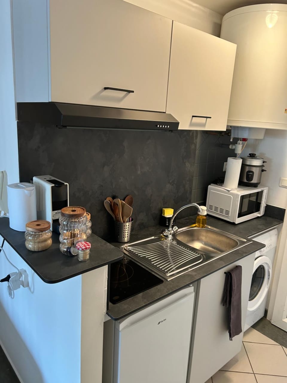 Kitchen or kitchenette