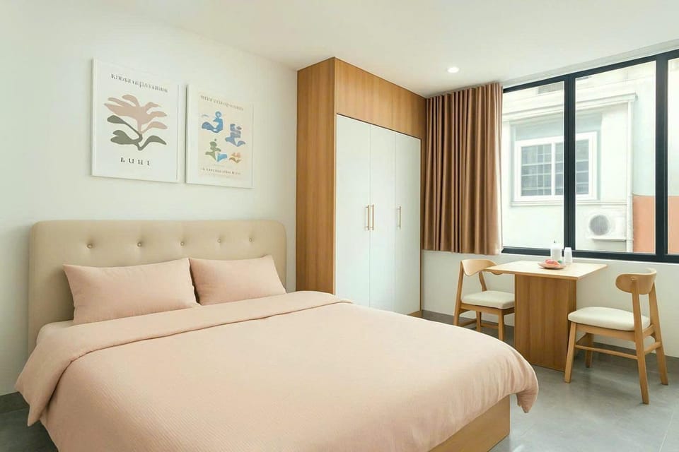 Bed, Living room, Seating area, Bedroom