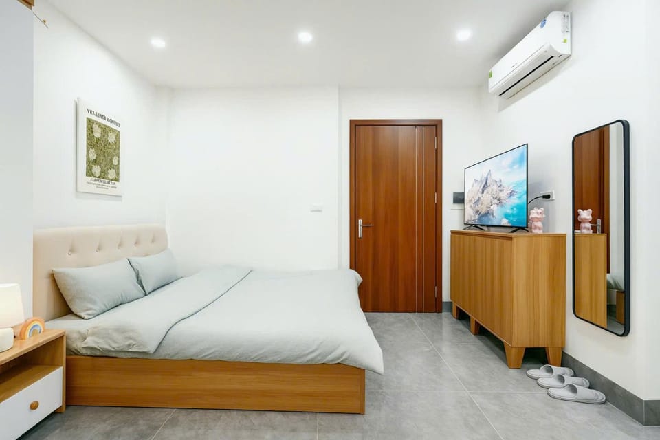Communal lounge/ TV room, Bed, Bedroom, air conditioner