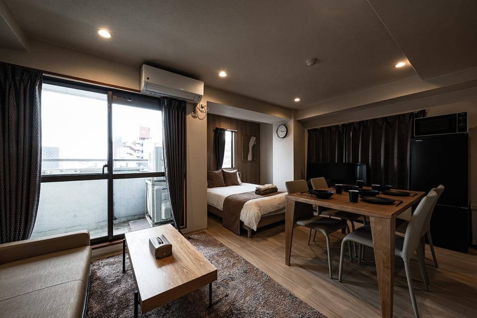 Bed, TV and multimedia, Living room, Photo of the whole room, towels, air conditioner