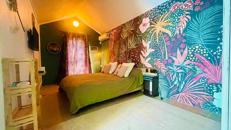Charming House with Pool, 5 Min to the Beach House in Grand Baie