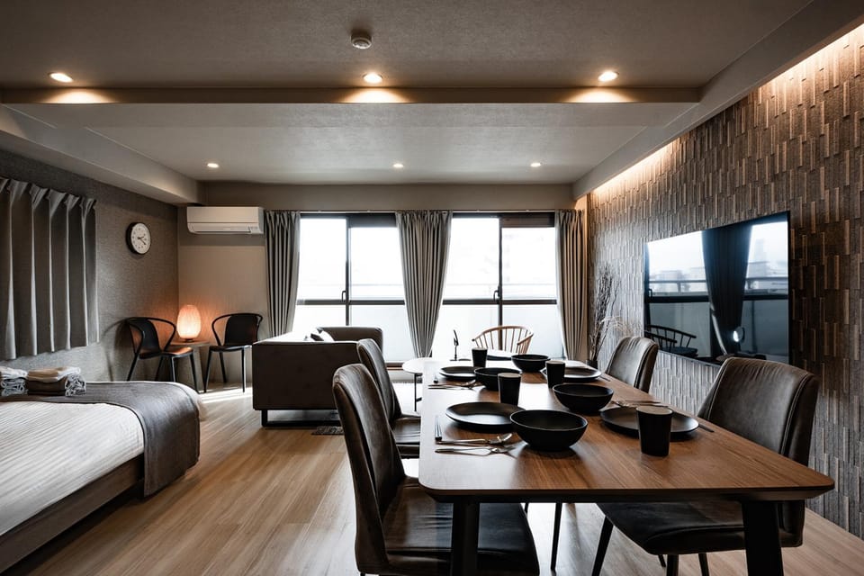 Bed, TV and multimedia, Living room, Photo of the whole room, Dining area