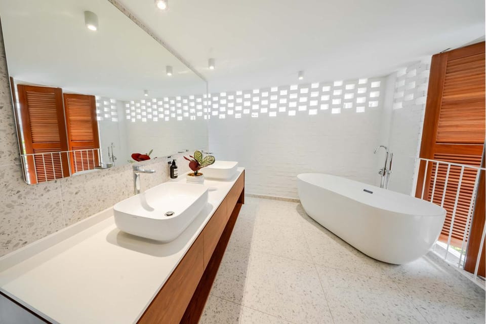 Bathroom, Bath
