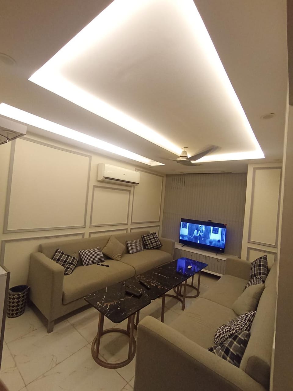 TV and multimedia, Living room, Seating area