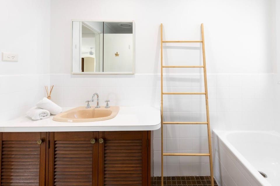 Rye Retro Modern Remix Apartment in Melbourne