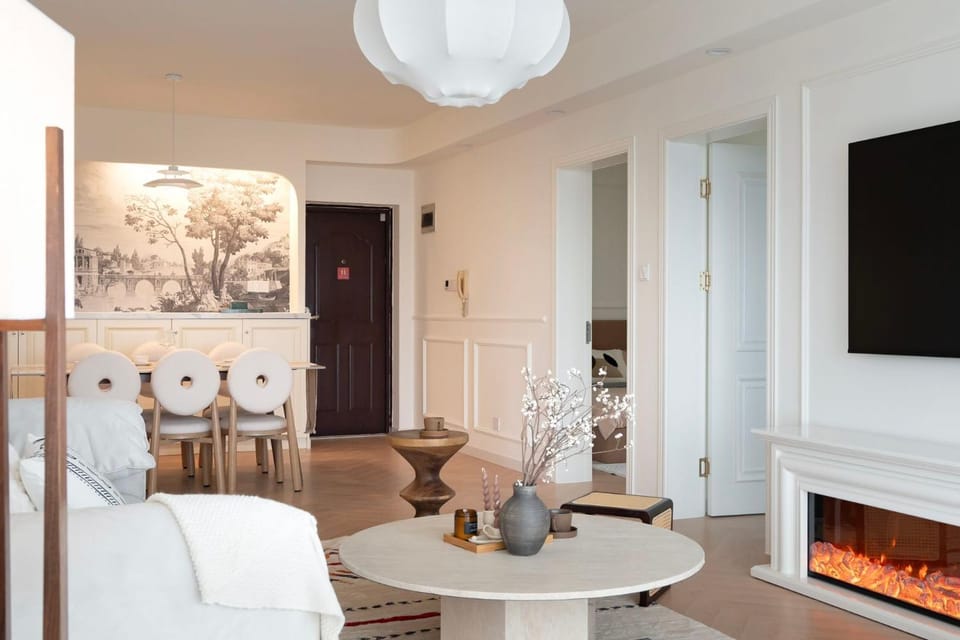 TV and multimedia, Living room, Seating area, Dining area