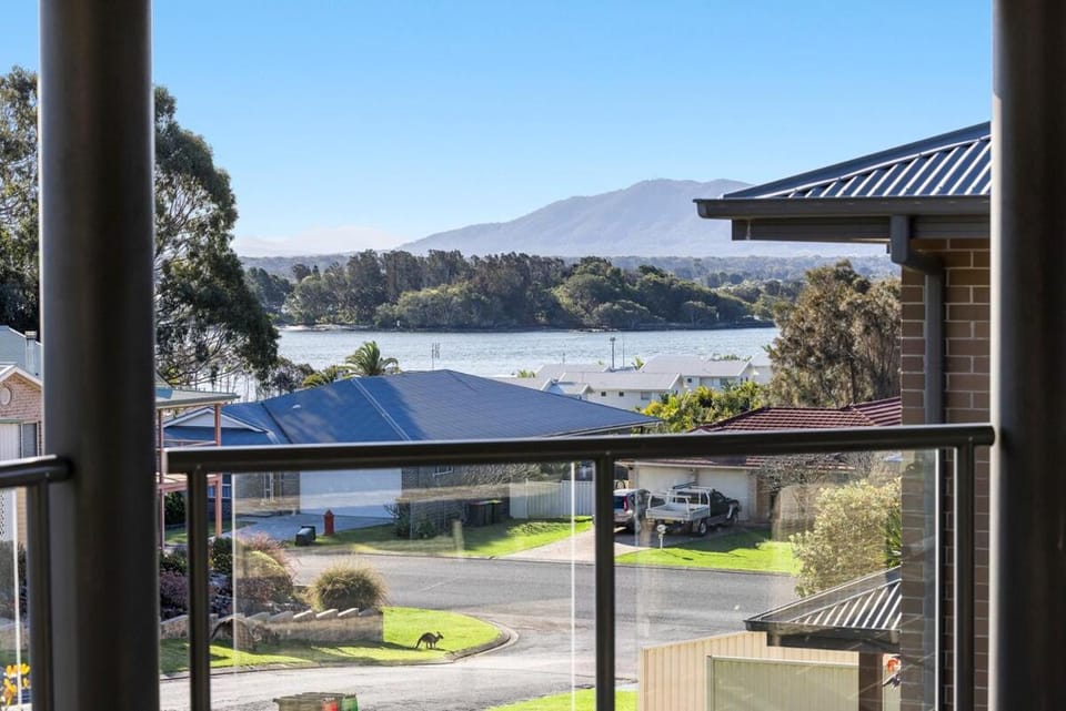 Balcony/Terrace, Mountain view, River view