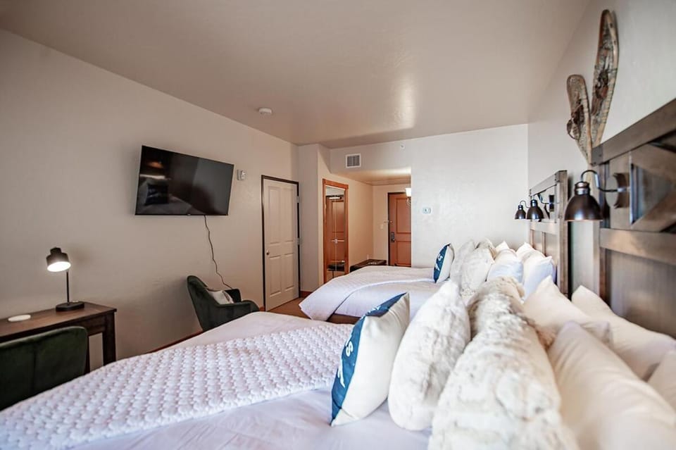 Relaxing Double Queen Mountain Getaway Near Park City & Sundance Ski Resorts - 2066 Apartment in Midway