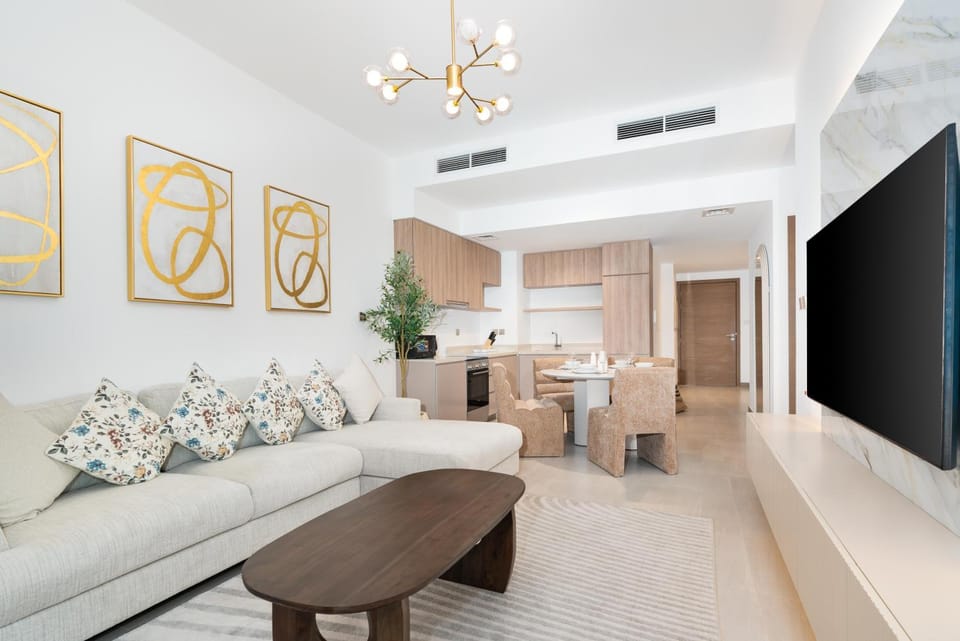 TV and multimedia, Kitchen or kitchenette, Living room, Seating area, Dining area