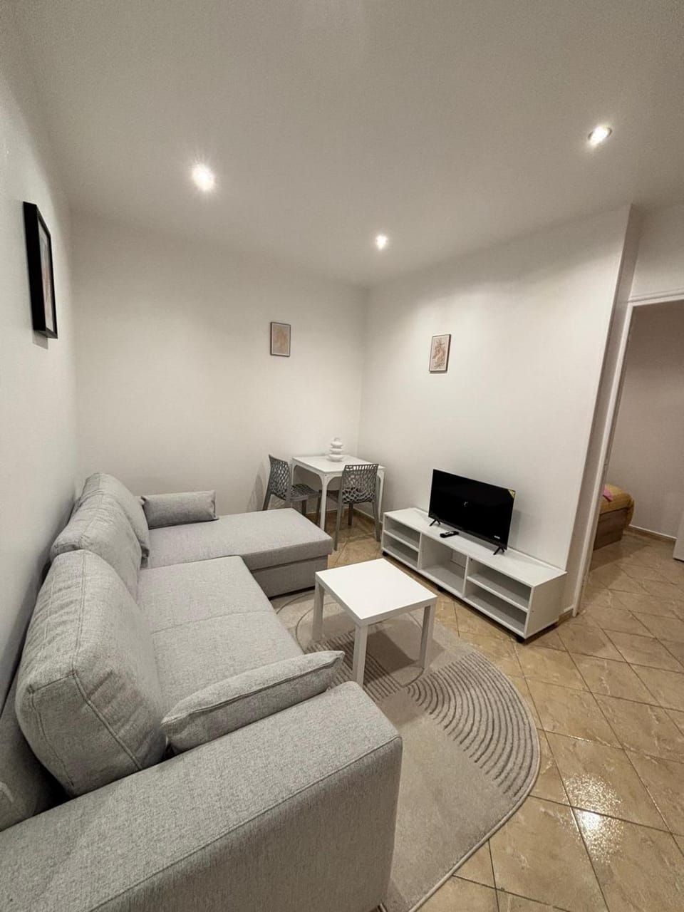 Communal lounge/ TV room, Living room