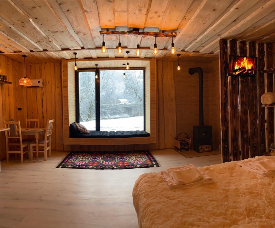 Будиночок між річками Гирло Chalet in Ukraine