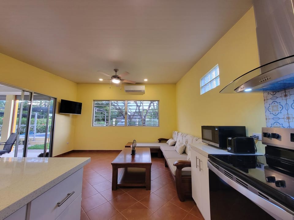 TV and multimedia, Living room, pet friendly