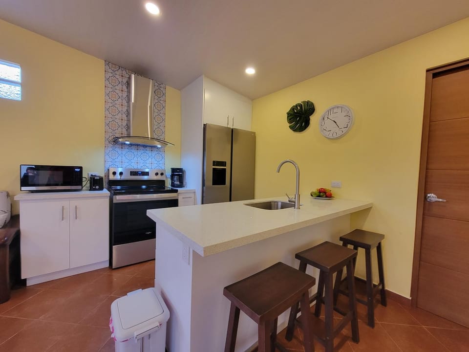 Dining area, oven, pet friendly, stove