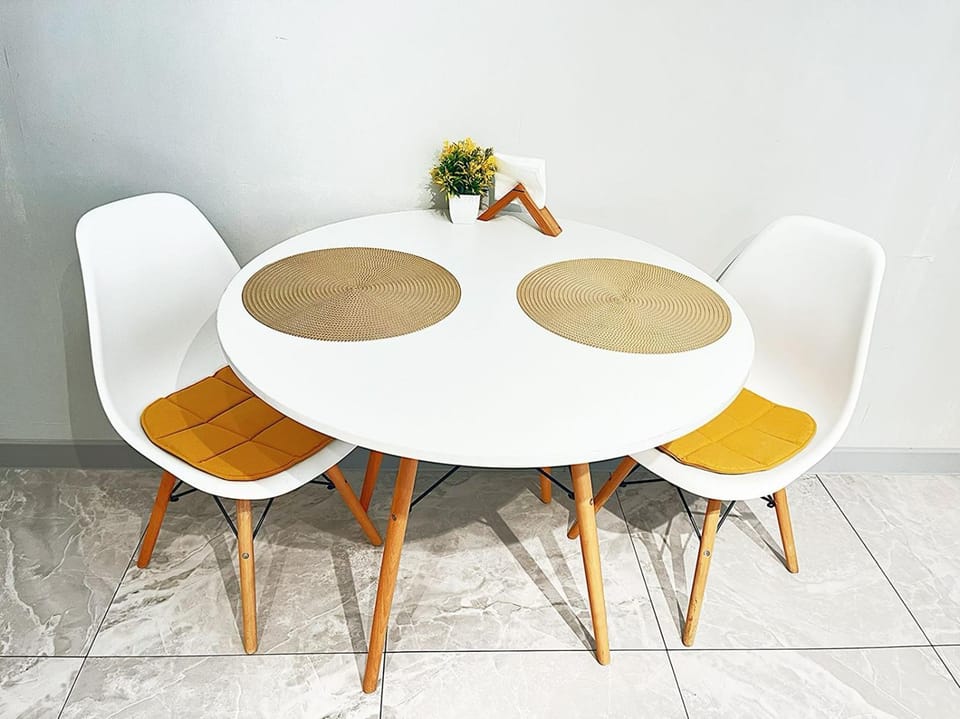 Dining area, kitchen