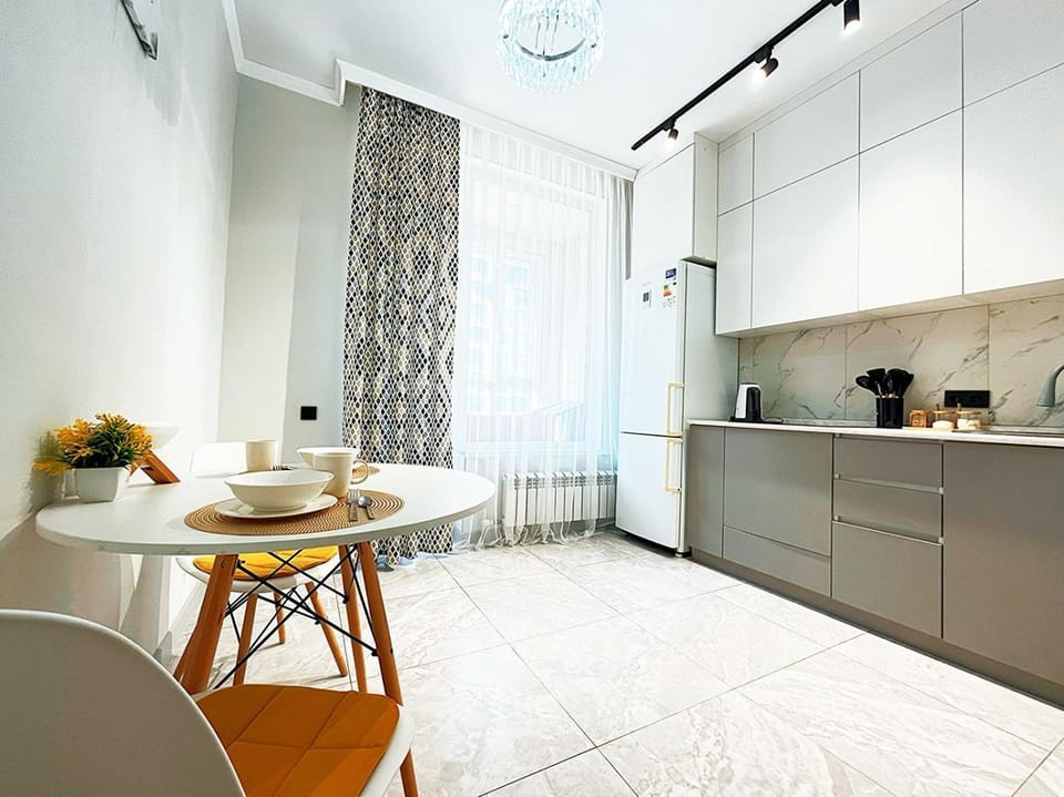microwave, stove, kitchen