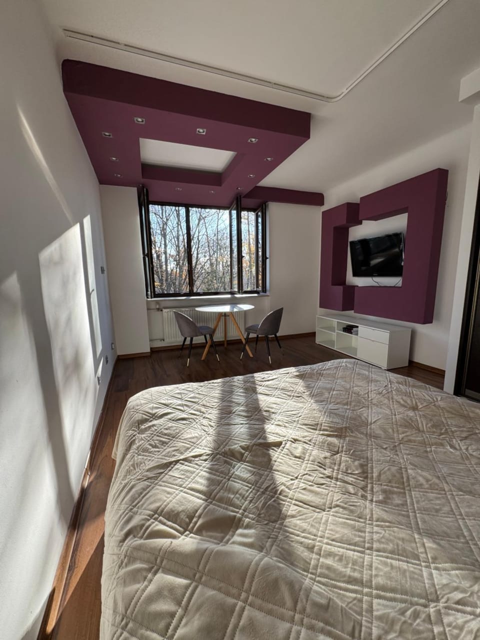 Communal lounge/ TV room, Bed, TV and multimedia, View (from property/room), View (from property/room), Living room, Bedroom